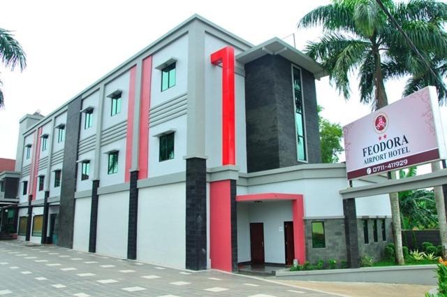 Hôtel Feodora Airport à Palembang Extérieur photo