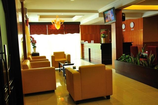 Hôtel Feodora Airport à Palembang Extérieur photo