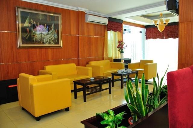 Hôtel Feodora Airport à Palembang Extérieur photo