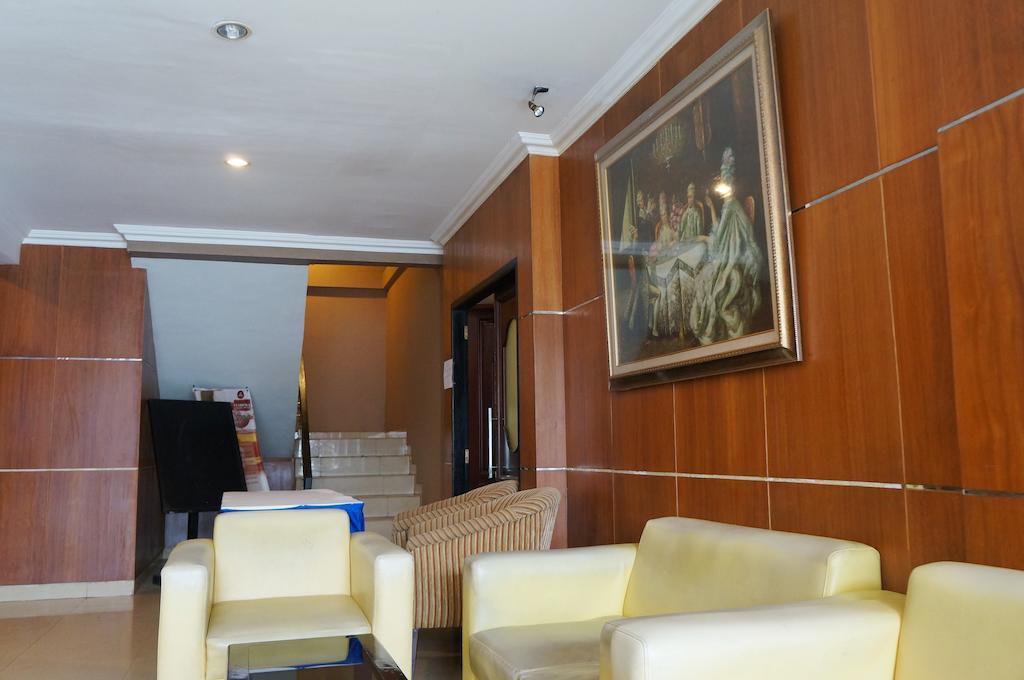 Hôtel Feodora Airport à Palembang Extérieur photo