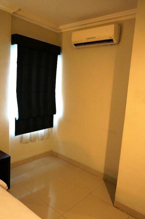 Hôtel Feodora Airport à Palembang Extérieur photo